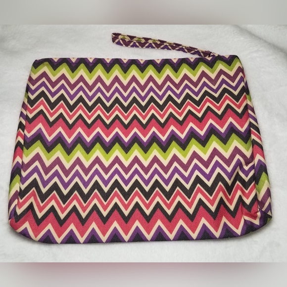 Tarte Cosmetic Wristlet Bag - Picture 4 of 13